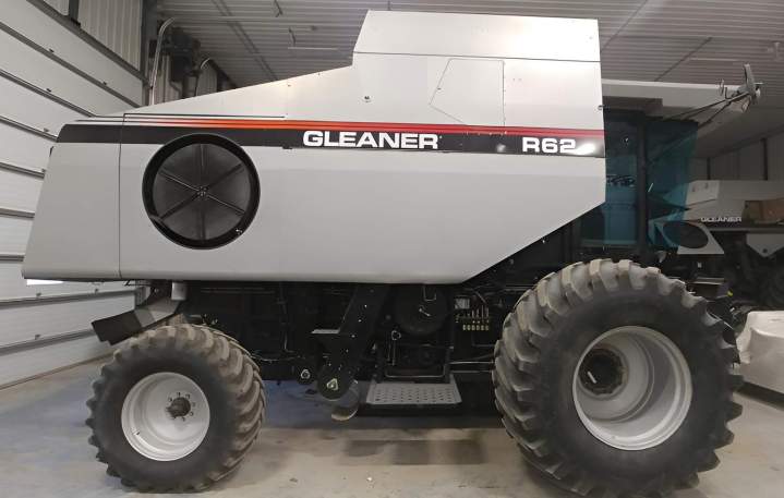 Moissonneuse-batteuse Gleaner R62 Laterrière
