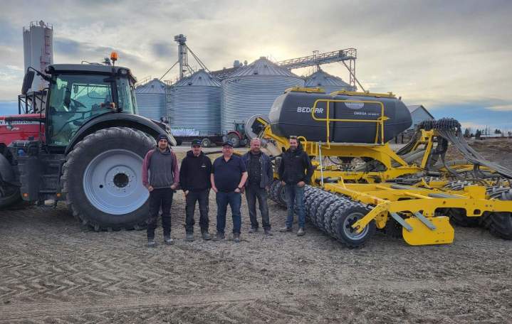 Equipe de maintenance agricole Laterrière
