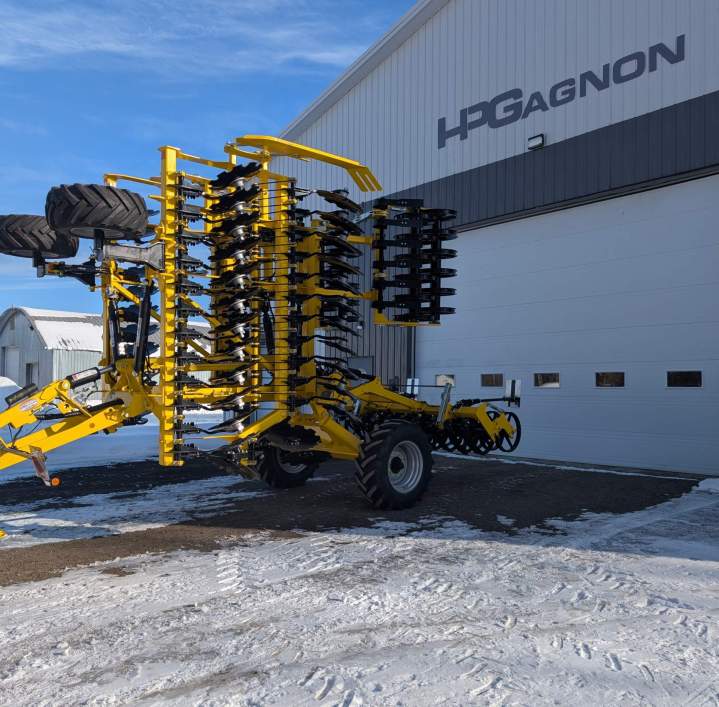 Livraison équipement agricole sur site Laterrière